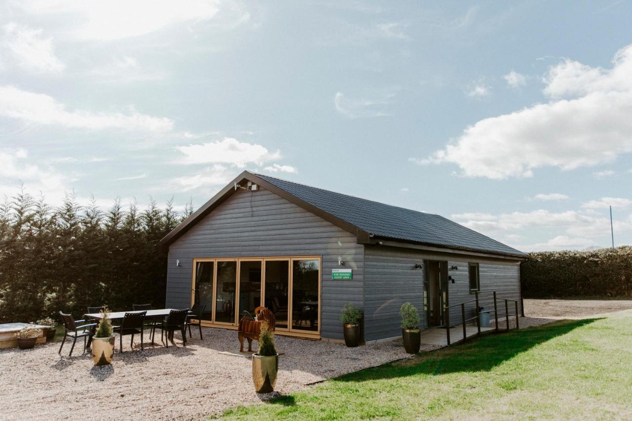 King Richard'S Luxury Lodge - Sleeps Up To 8 ,Dog Friendly ,Near Sherwood Forest At Fairview Farm In Nottingham Set In 88 Acres And Great For Groups,Family Gatherings,Corporate Events 외부 사진
