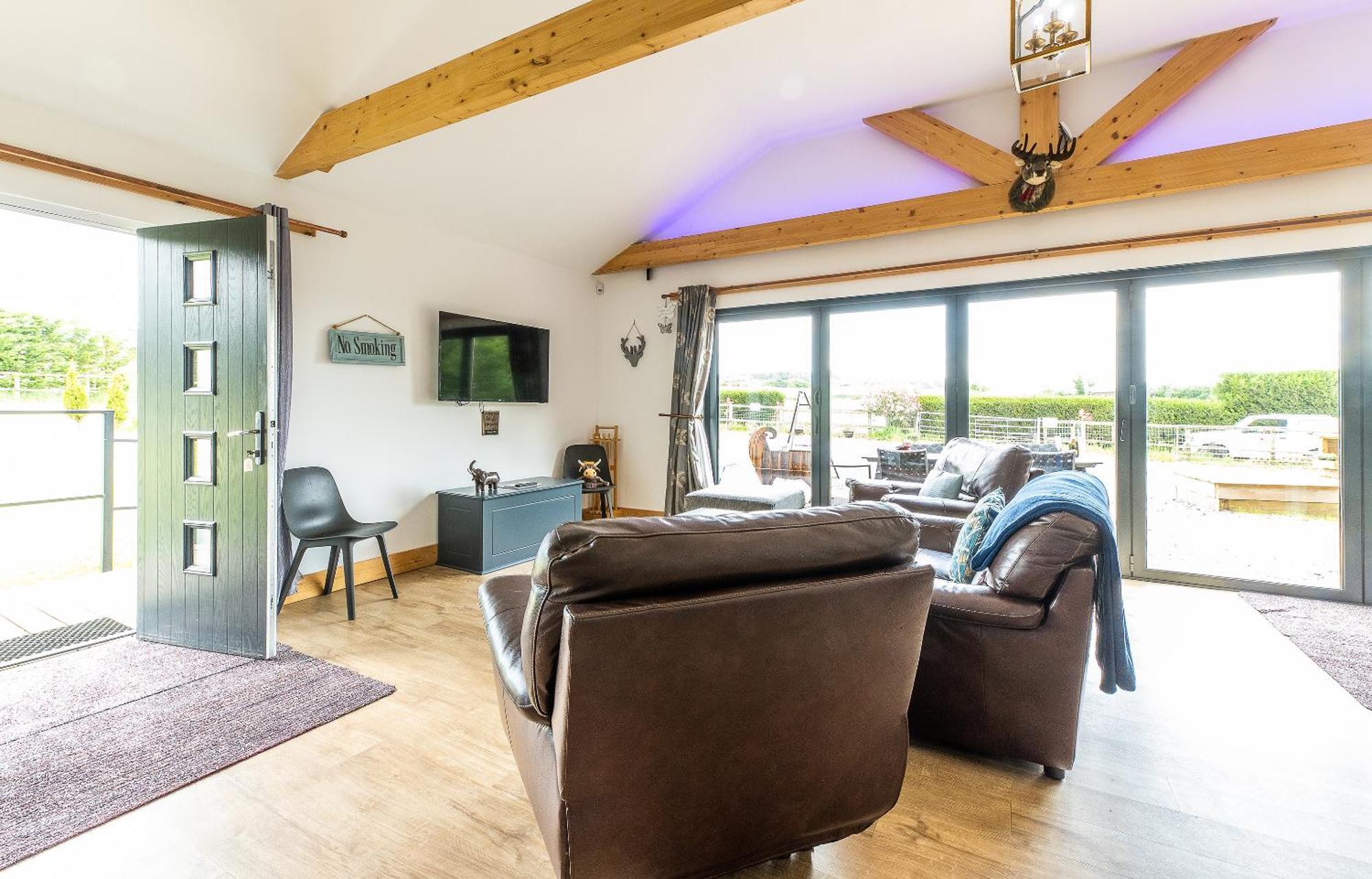 King Richard'S Luxury Lodge - Sleeps Up To 8 ,Dog Friendly ,Near Sherwood Forest At Fairview Farm In Nottingham Set In 88 Acres And Great For Groups,Family Gatherings,Corporate Events 외부 사진