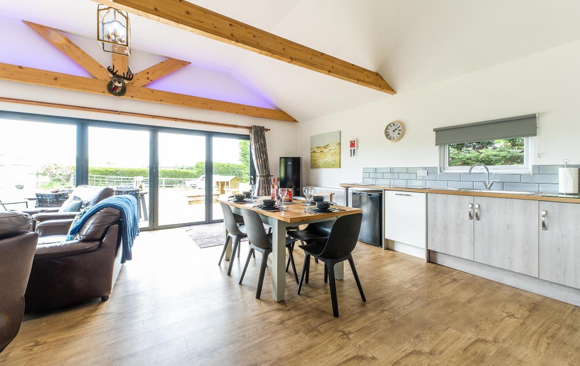King Richard'S Luxury Lodge - Sleeps Up To 8 ,Dog Friendly ,Near Sherwood Forest At Fairview Farm In Nottingham Set In 88 Acres And Great For Groups,Family Gatherings,Corporate Events 외부 사진