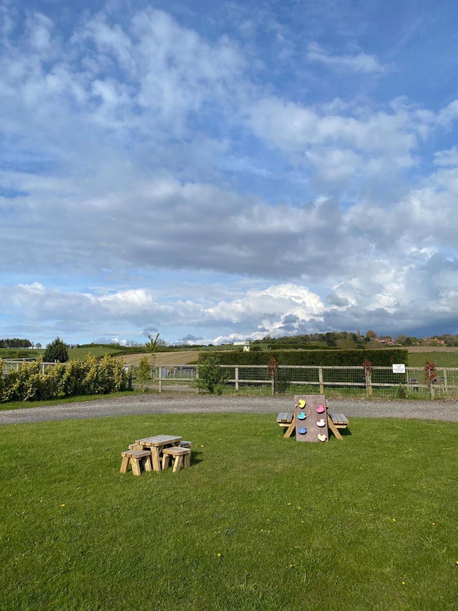 King Richard'S Luxury Lodge - Sleeps Up To 8 ,Dog Friendly ,Near Sherwood Forest At Fairview Farm In Nottingham Set In 88 Acres And Great For Groups,Family Gatherings,Corporate Events 외부 사진