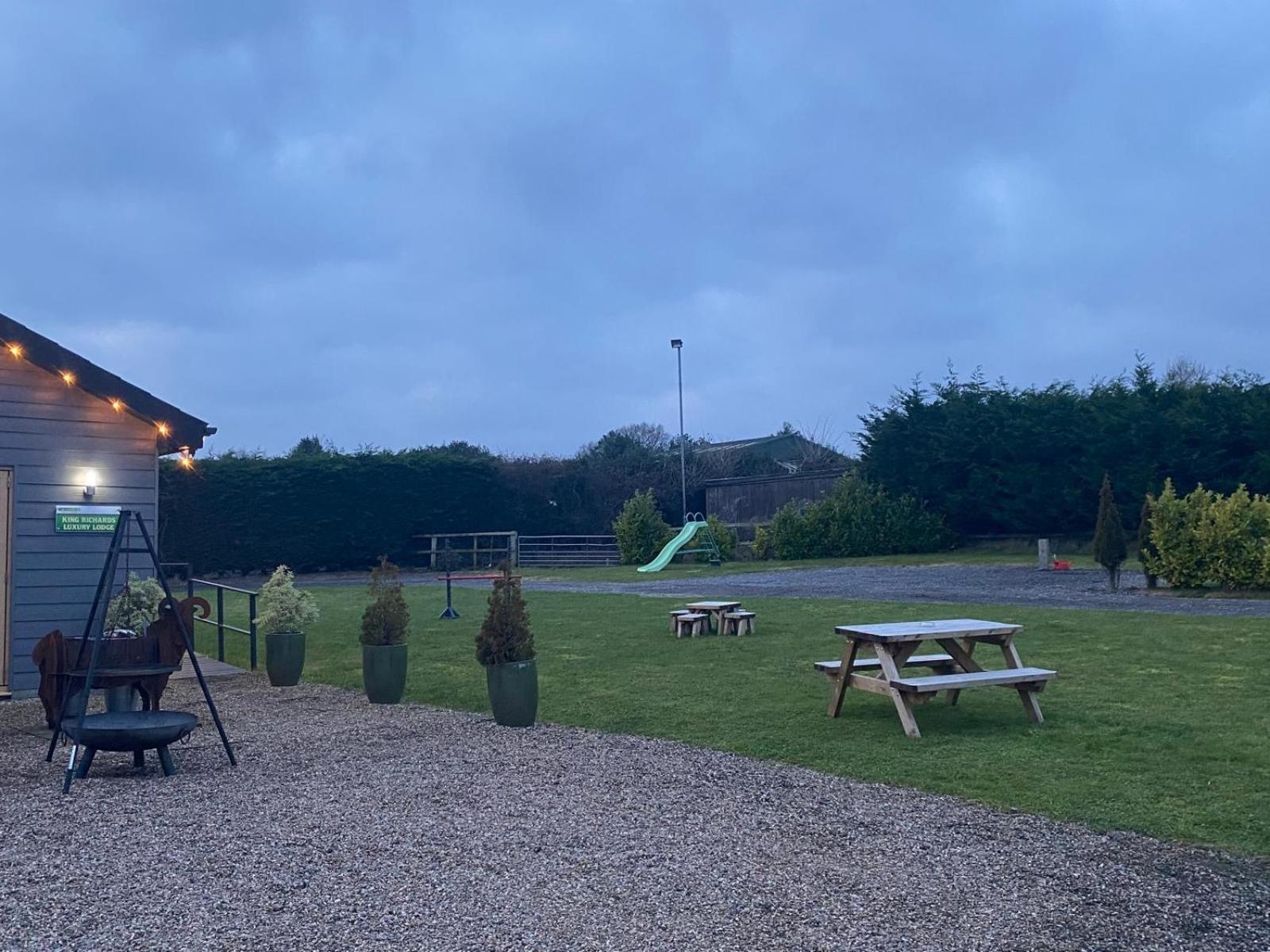 King Richard'S Luxury Lodge - Sleeps Up To 8 ,Dog Friendly ,Near Sherwood Forest At Fairview Farm In Nottingham Set In 88 Acres And Great For Groups,Family Gatherings,Corporate Events 외부 사진